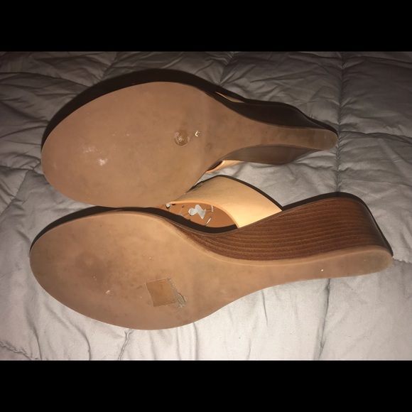 Sandals, Fits more like an 8.5 - Picture 3 of 3